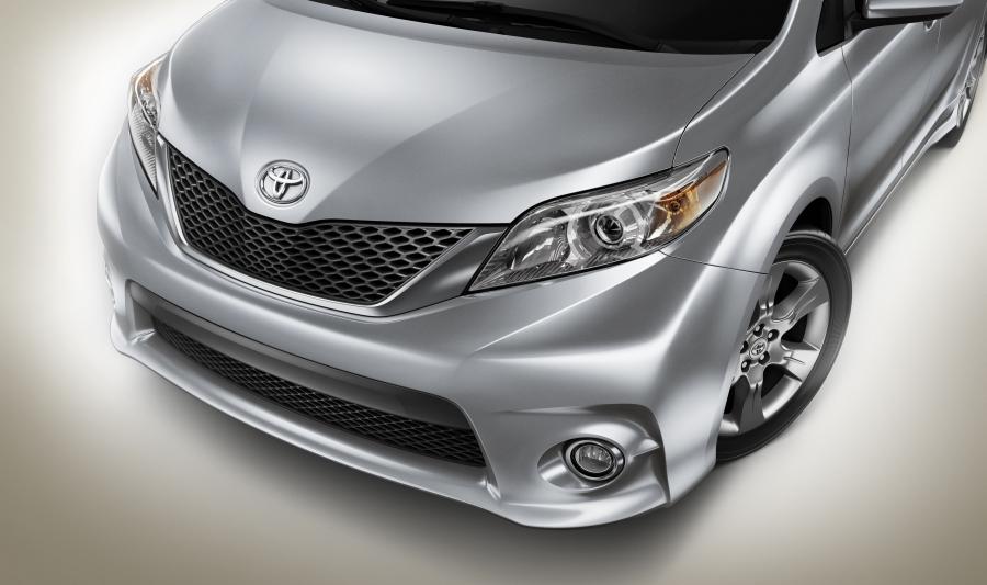  Toyota Sienna SE 2010 года  (фото 46 из 50)